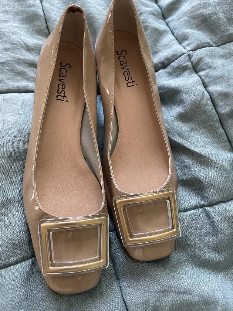 Ballerina ‘s, Scavesti, Beige, Zo goed als nieuw, Ballerina's