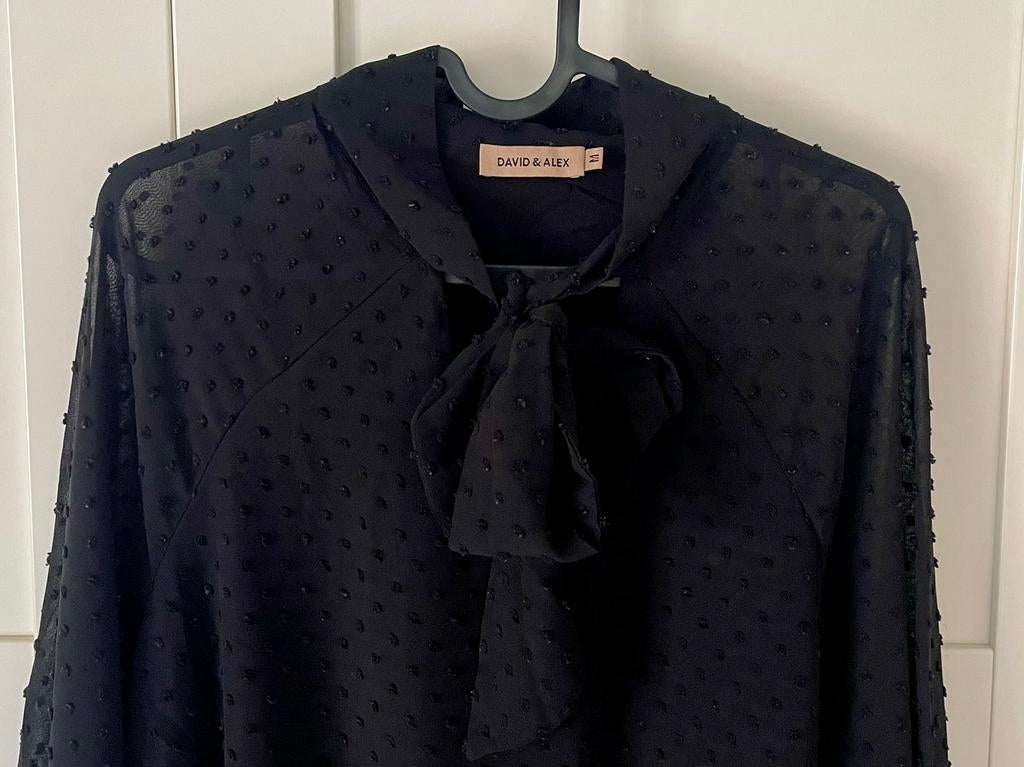 David & Alex chique kort zwart jurkje mooie strikkraag mt M, Kleding | Dames, Maat 38/40 (M), Zwart, Ophalen of Verzenden, Gedragen