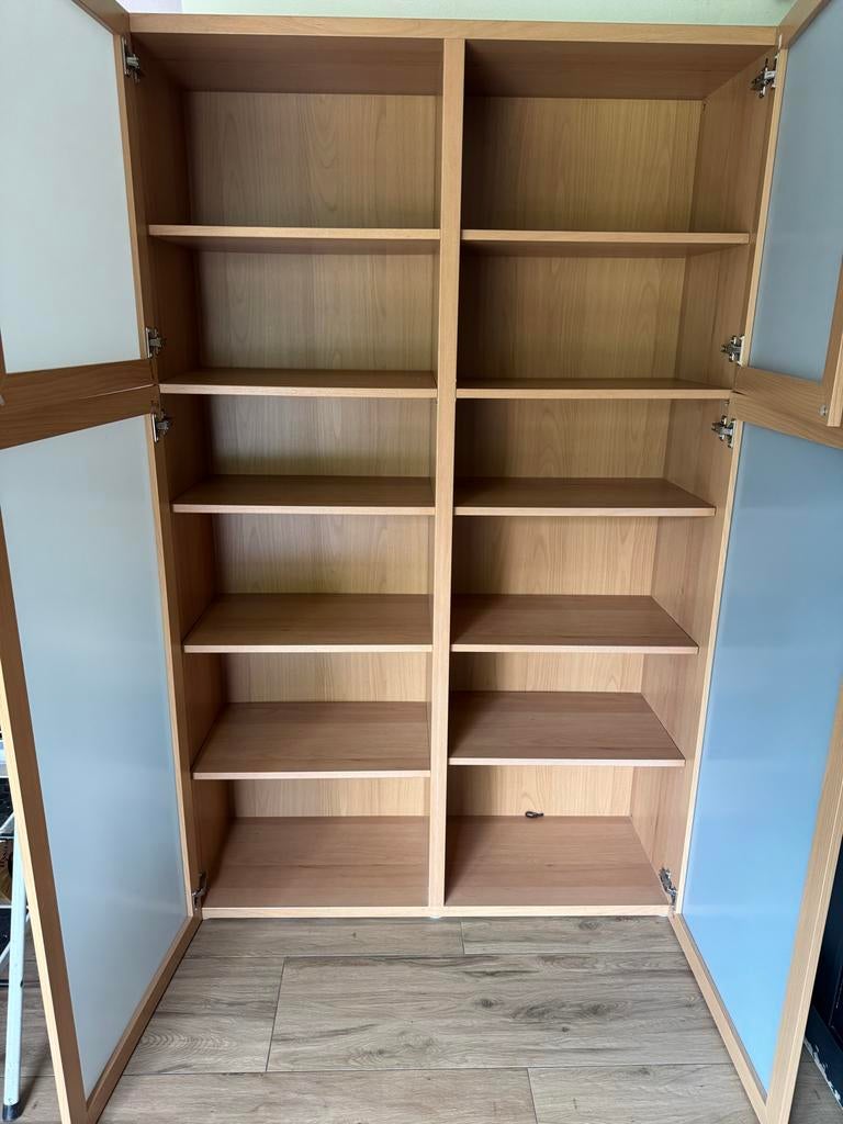 IKEA BESTÅ kast met glazen deuren - 120x193 cm, Ophalen of Verzenden, Gebruikt