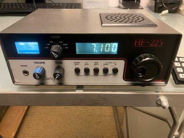 Lowe HF-225 Europa HF ontvanger, Telecommunicatie, Zenders en Ontvangers, Gebruikt, Ontvanger, Ophalen of Verzenden