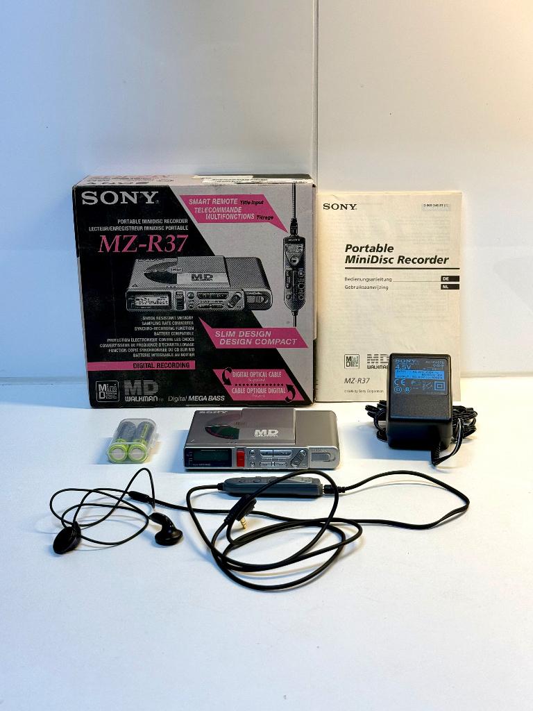 Sony MZ-R37 portable minidisc speler/recorder (nieuwstaat), Ophalen of Verzenden, Minidisc-recorder