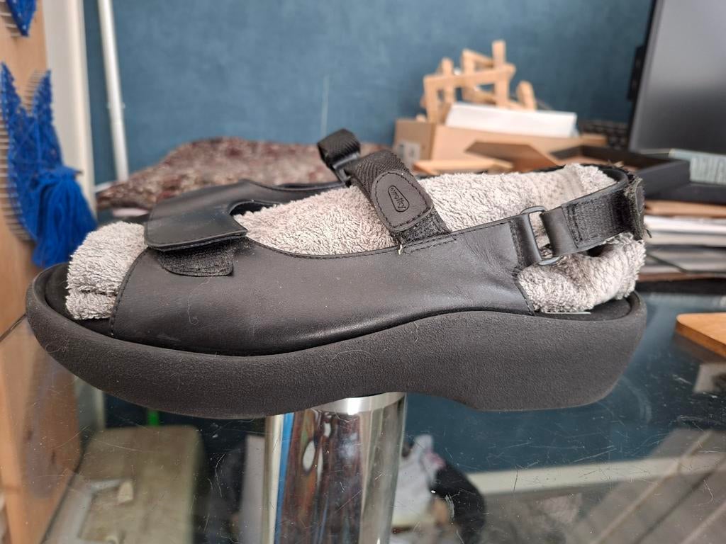 Wolky Zwarte sandalen met klittenband, maat 43, Zwart, KV, Gedragen, Sandalen of Muiltjes