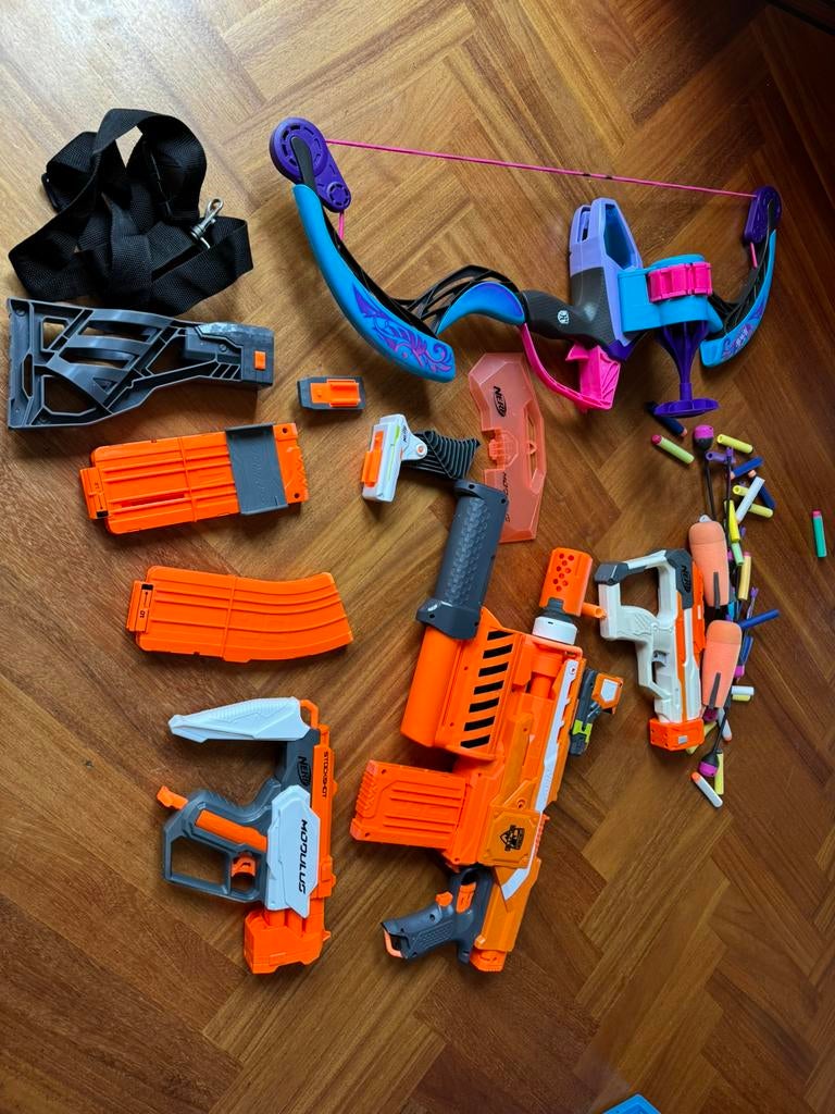 Nerf doos vol, Kinderen en Baby's, Speelgoed | Buiten | Actiespeelgoed, Ophalen, Zo goed als nieuw