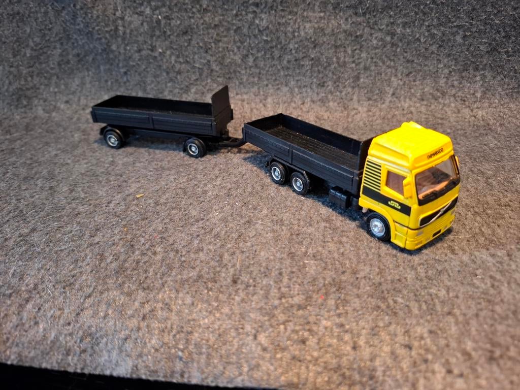 VOLVO, Hobby en Vrije tijd, Modelauto's | Overige schalen, Ophalen of Verzenden, Zo goed als nieuw, Bus of Vrachtwagen