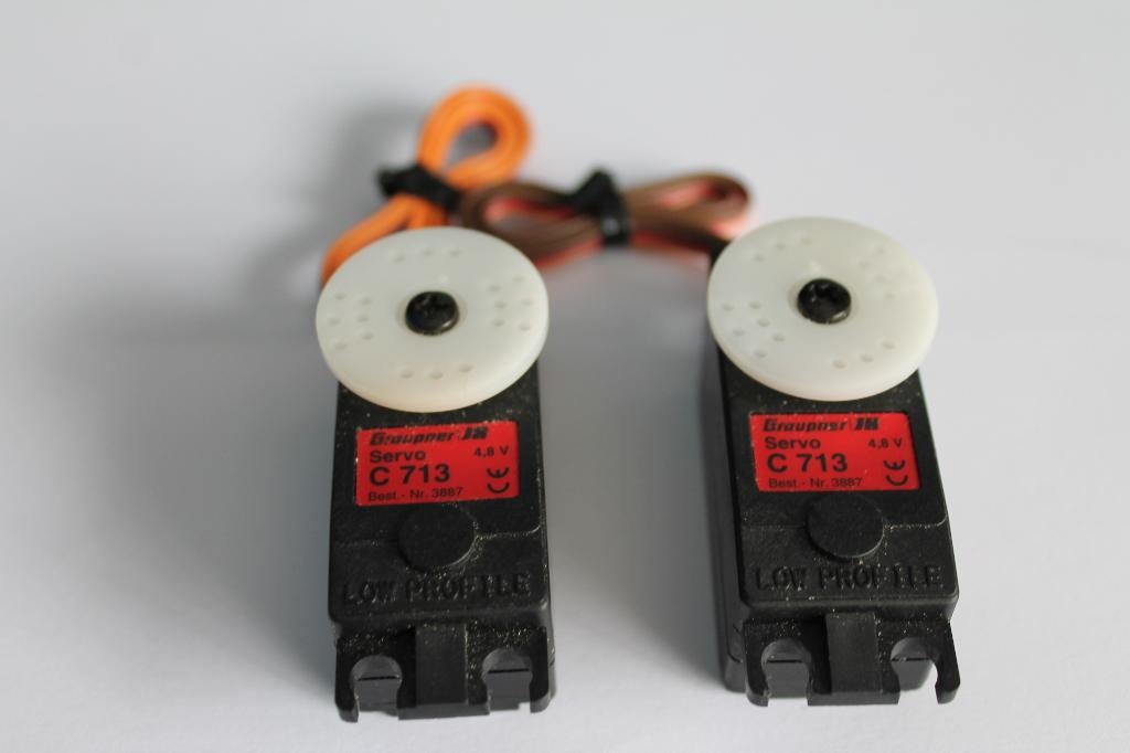Te koop 2 Graupner low profile servo's C713 NIEUW., Ophalen of Verzenden, Nieuw