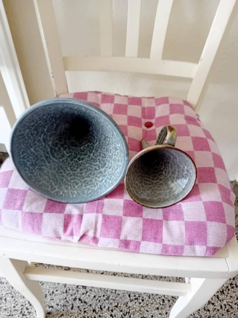 Grijs gewolkte trechtertjes, Ophalen of Verzenden