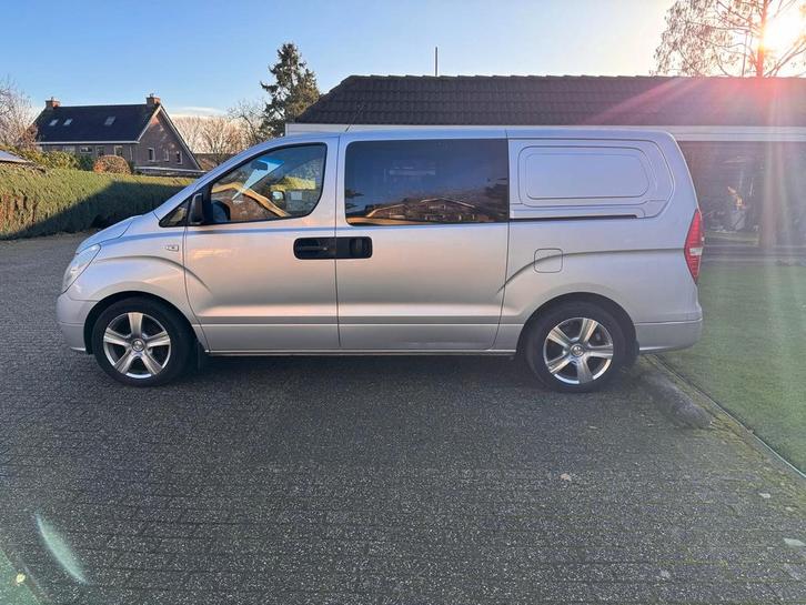 Hyundai H300 2.5 Crdi VGT DC 2009, Auto's, Bestelauto's, Bedrijf, Lichtmetalen velgen, Radio, Schuifdeur, Trekhaak, Hyundai, Diesel