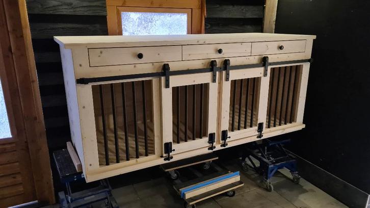 Hondenbench Meubel - Geheel op maat gebouwd, Dieren en Toebehoren, Hondenbenches, Nieuw, Ophalen