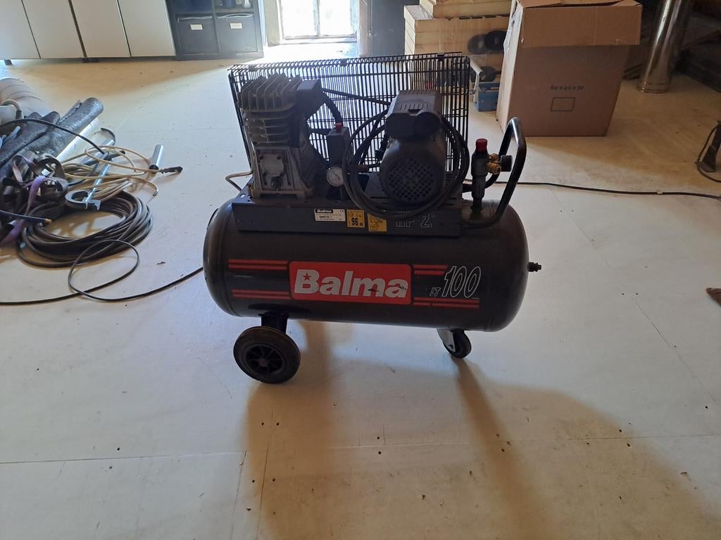 Compressor 100 liter, Doe-het-zelf en Verbouw, Compressors, 100 liter of meer, Ophalen, 200 tot 400 liter/min
