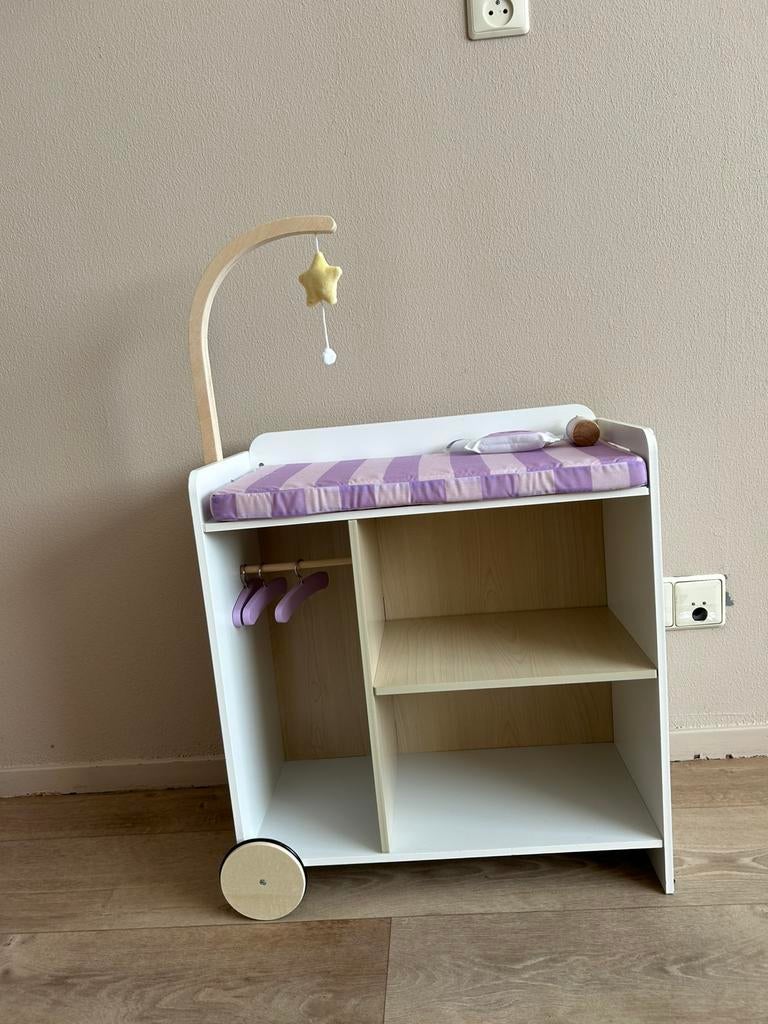 Poppen commode, Ophalen, Zo goed als nieuw, Babypop