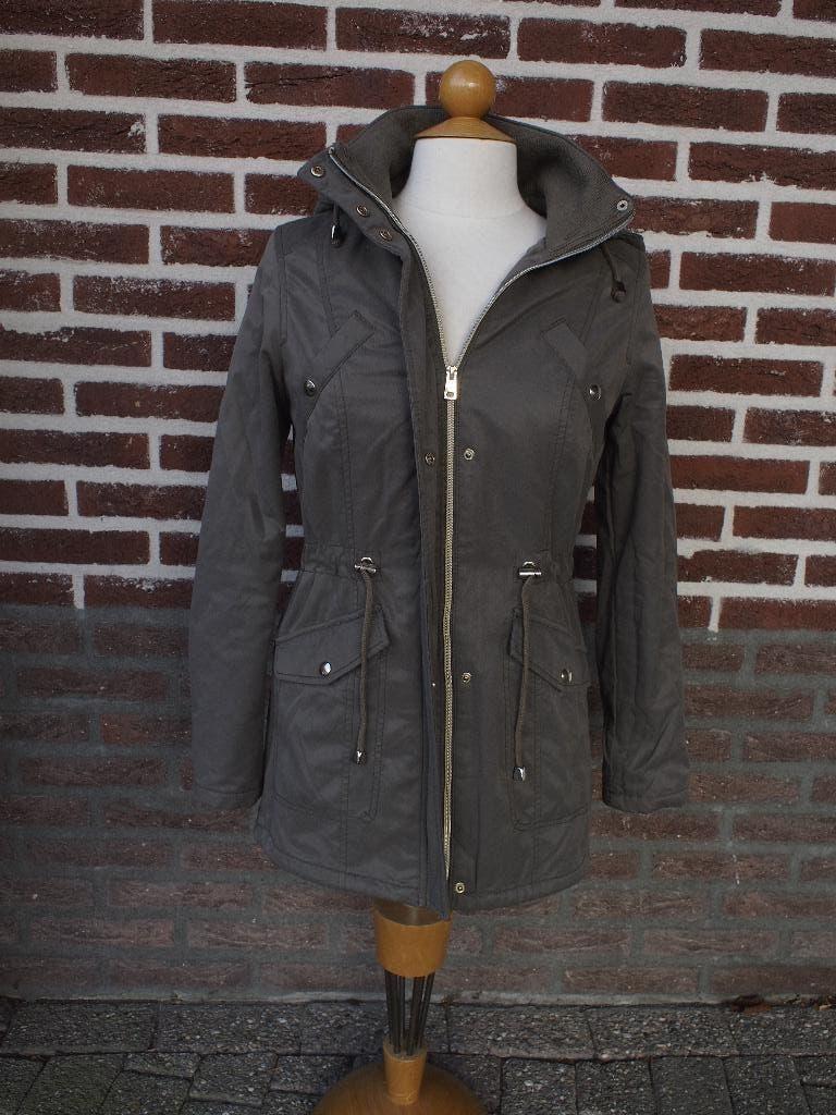 Donkergroene parka jas maat S, Ophalen of Verzenden, Zo goed als nieuw, Maat 36 (S), Groen