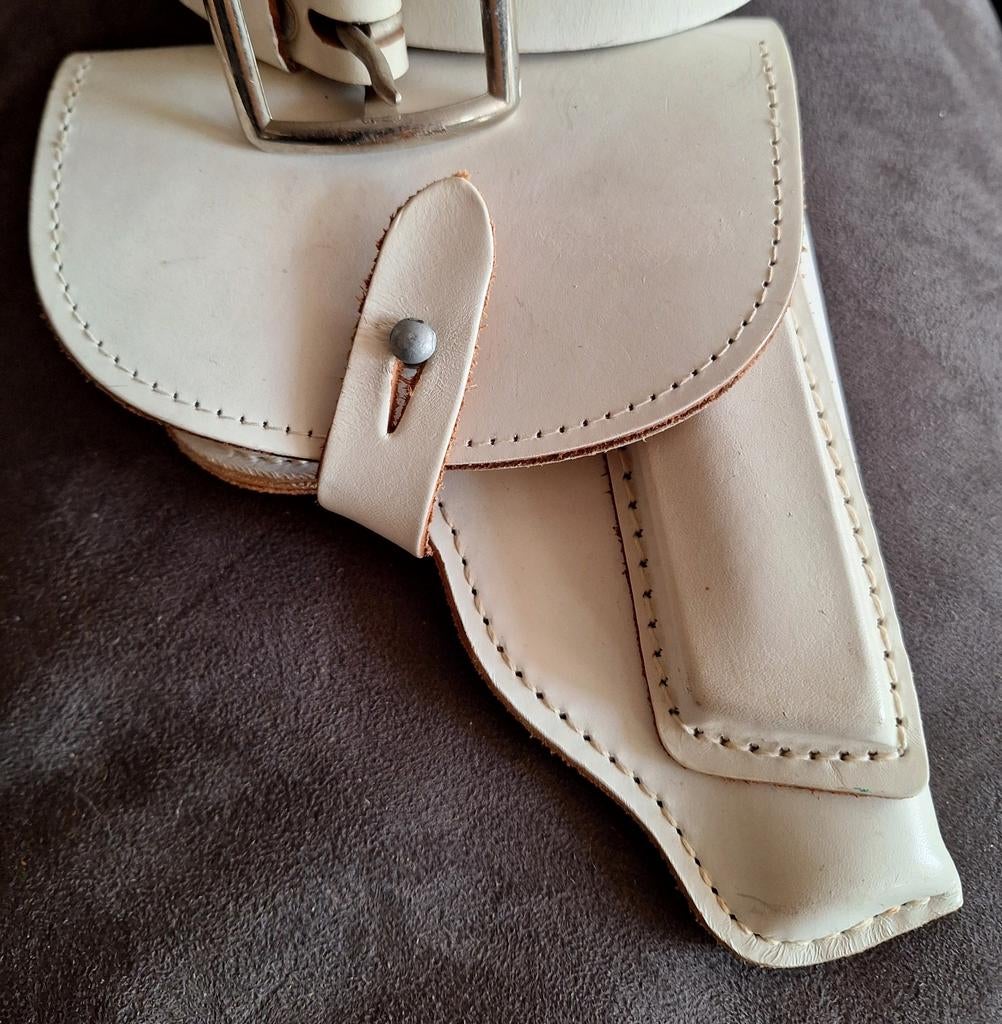 DDR NVA Wachregiment wit leren holster, Ophalen of Verzenden, Zo goed als nieuw, Wit