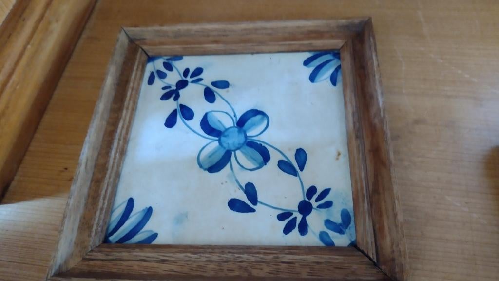 Een antieke tegel, Antiek en Kunst, Ophalen of Verzenden