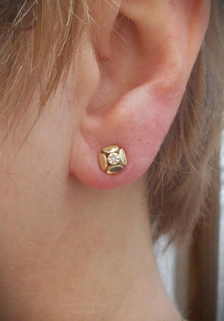 Gouden modernist oorknoppen met diamantjes nr.1109, Sieraden, Tassen en Uiterlijk, Antieke sieraden, Oorbellen, Goud, Met edelsteen