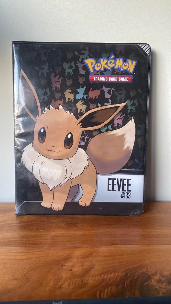 Pokemon boek met de M charizard EX goede staat, Ophalen, Zo goed als nieuw