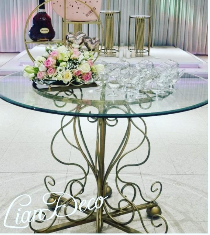 Gouden Smeedijzeren Bankje, Taarttafels & Etagère op Wielen, Huis en Inrichting, Tafels | Eettafels, Gebruikt, Metaal, Ophalen of Verzenden