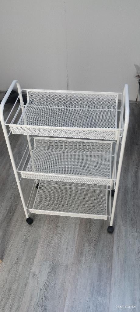 KASTJE OP WIELEN IKEA, Huis en Inrichting, Badkamer | Badkamermeubels, Ophalen, Overige typen, 50 tot 100 cm, Zo goed als nieuw
