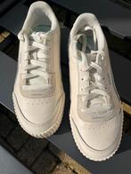 Puma Carina Lift, Overige kleuren, Ophalen of Verzenden, Sneakers of Gympen, Zo goed als nieuw