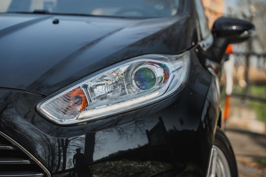 Ford Fiesta 1.25 82PK/5DEURS/NIEUWE APK/STOEL VERWARMING, Voorwielaandrijving, Stof, Gebruikt, 4 cilinders