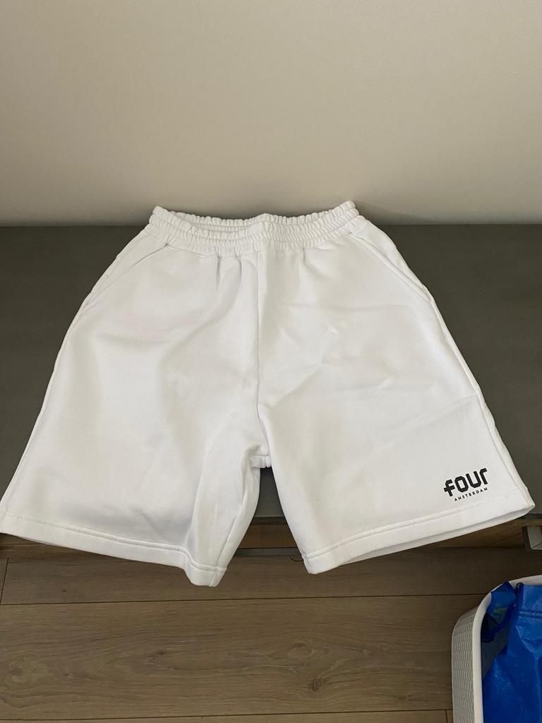 Four Amsterdam Korte Broek Maat M, Ophalen, Zo goed als nieuw, Maat 48/50 (M), Wit