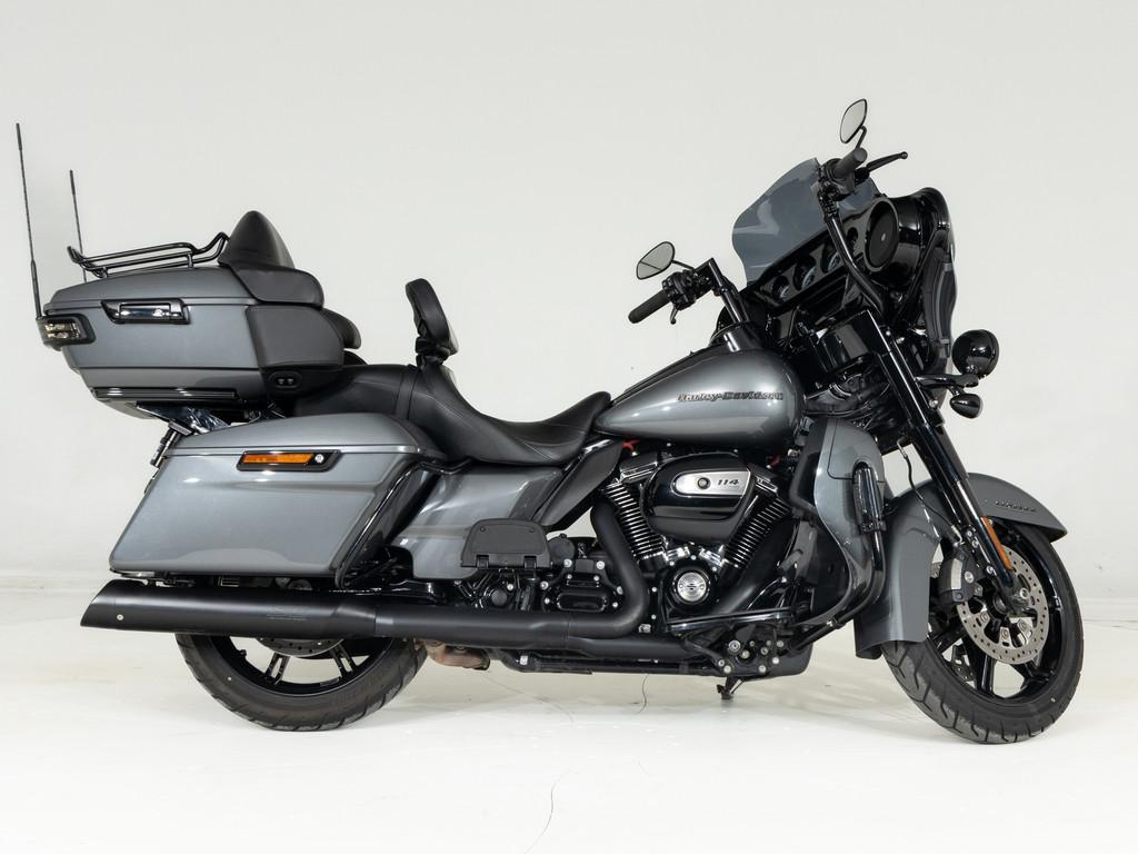Harley-Davidson FLHTK Ultra Limited Solid Colour Blacked out, Bedrijf, Toermotor, Laan van Vredenoord 33
2289 DA  Rijswijk ZH, NL