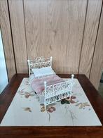 Brocante poppenhuis bedje, Ophalen of Verzenden, Gebruikt, Poppenhuis