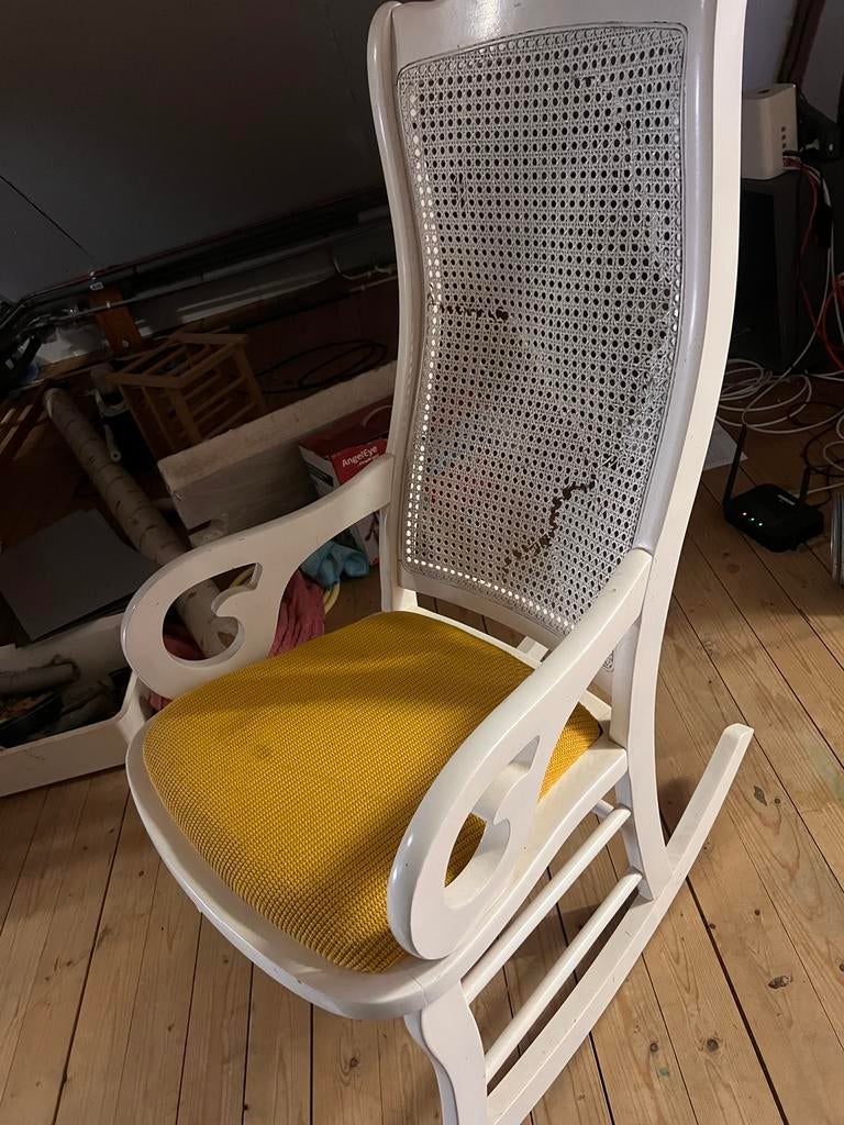 Gratis af te halen houten schommelstoel, Ophalen, Gebruikt, Wit, Hout