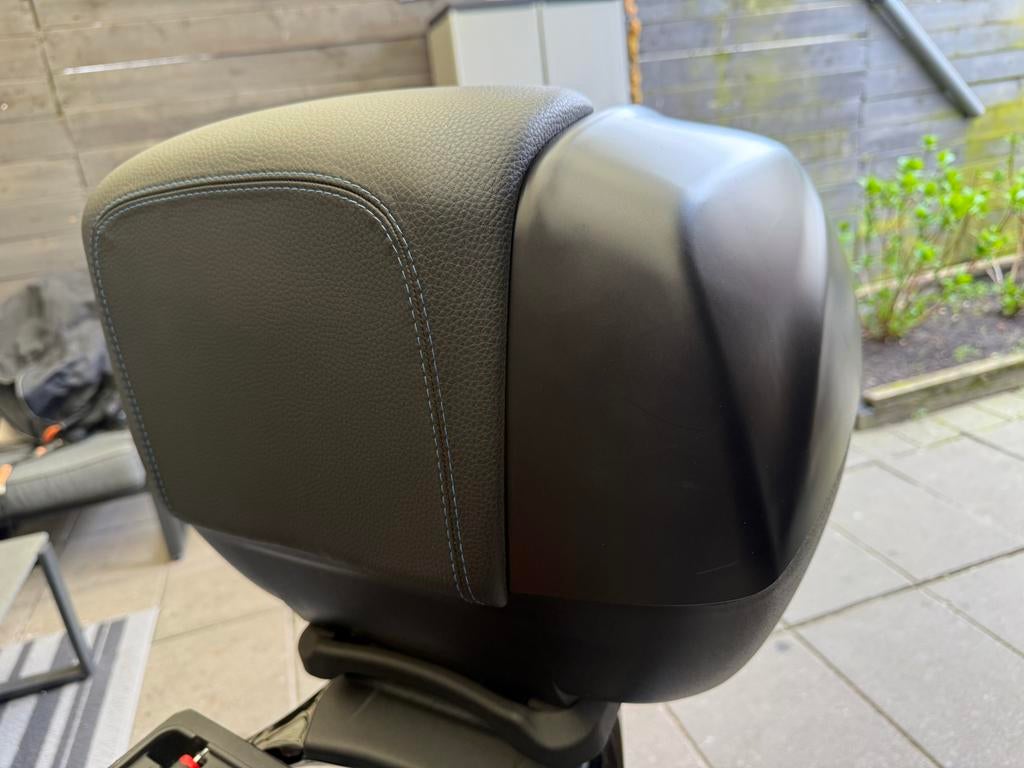 Originele piaggio beverly 350 police topkoffer met rugsteun, Motoren, Ophalen of Verzenden, Zo goed als nieuw