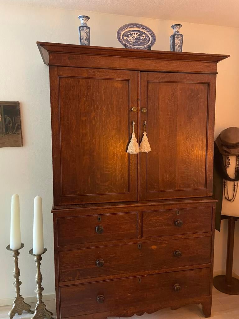 Antiek kabinet, Ophalen, Zo goed als nieuw