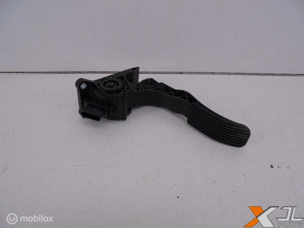 SPRINTER W907/910 GASPEDAAL ZGAN A9073010200, Gebruikt, Mercedes-Benz, Ophalen of Verzenden, Mercedes-Benz