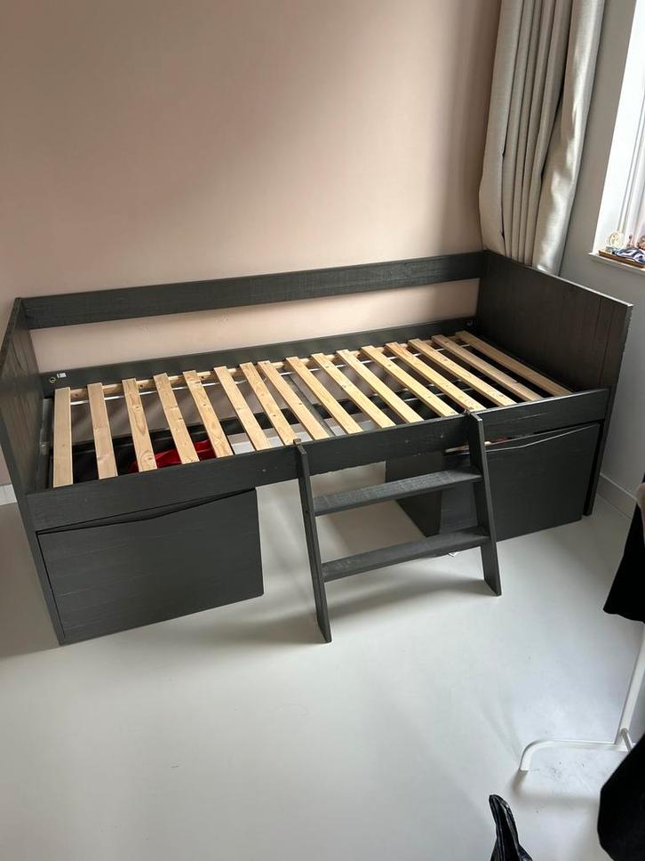 Halfhoogslaper met opbergruimte en trapje, Kinderen en Baby's, Kinderkamer | Stapelbedden en Hoogslapers, Gebruikt, Halfhoogslaper