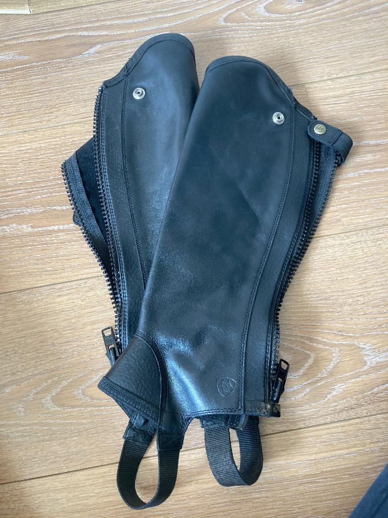 Ariat concorde chaps, Dieren en Toebehoren, Paardrijkleding, Kinderen, Overige soorten, Ophalen of Verzenden, Zo goed als nieuw