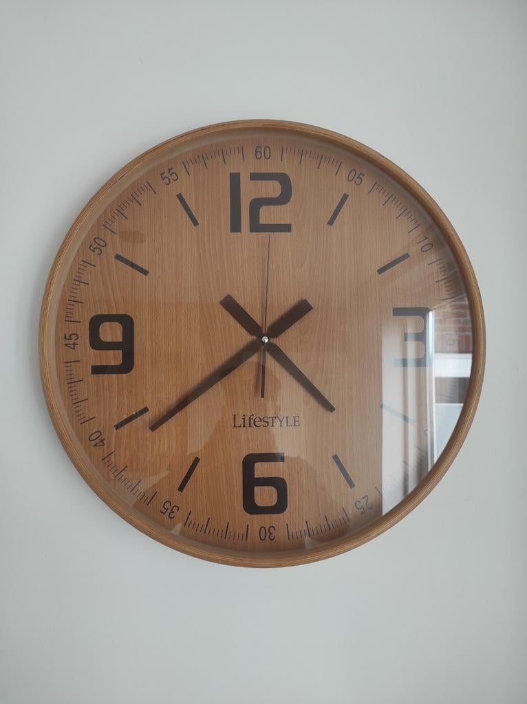 Houten Wandklok Lifestyle - Modern Design, Huis en Inrichting, Woonaccessoires | Klokken, Ophalen, Zo goed als nieuw, Analoog