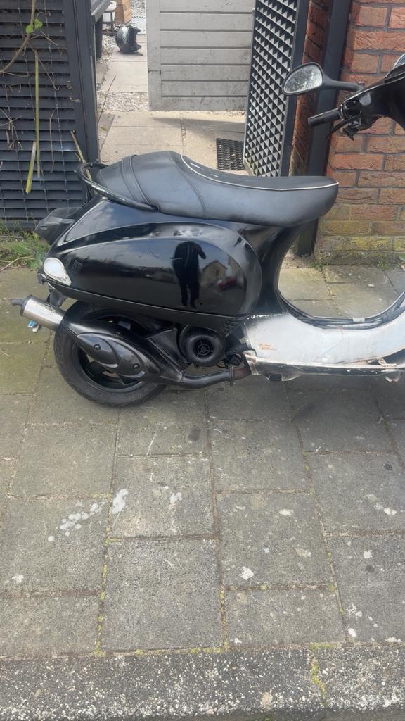 Vespa s snor, Fietsen en Brommers, Scooters | Piaggio, Ophalen of Verzenden, Zo goed als nieuw, Tweetakt, Overige modellen