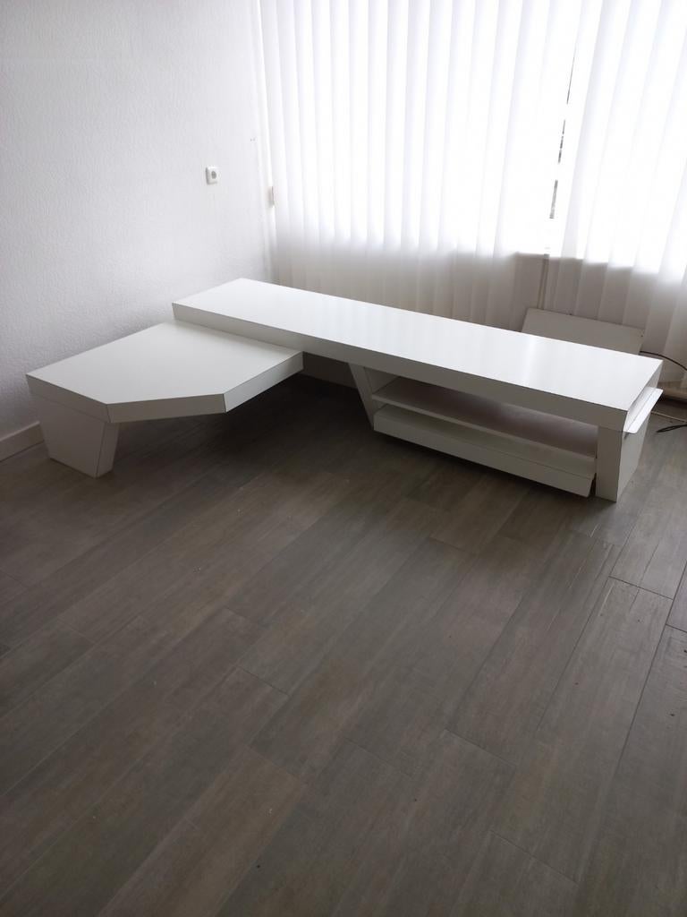 Strak wit TV meubel, Kunststof, 150 tot 200 cm, Ophalen of Verzenden, Zo goed als nieuw