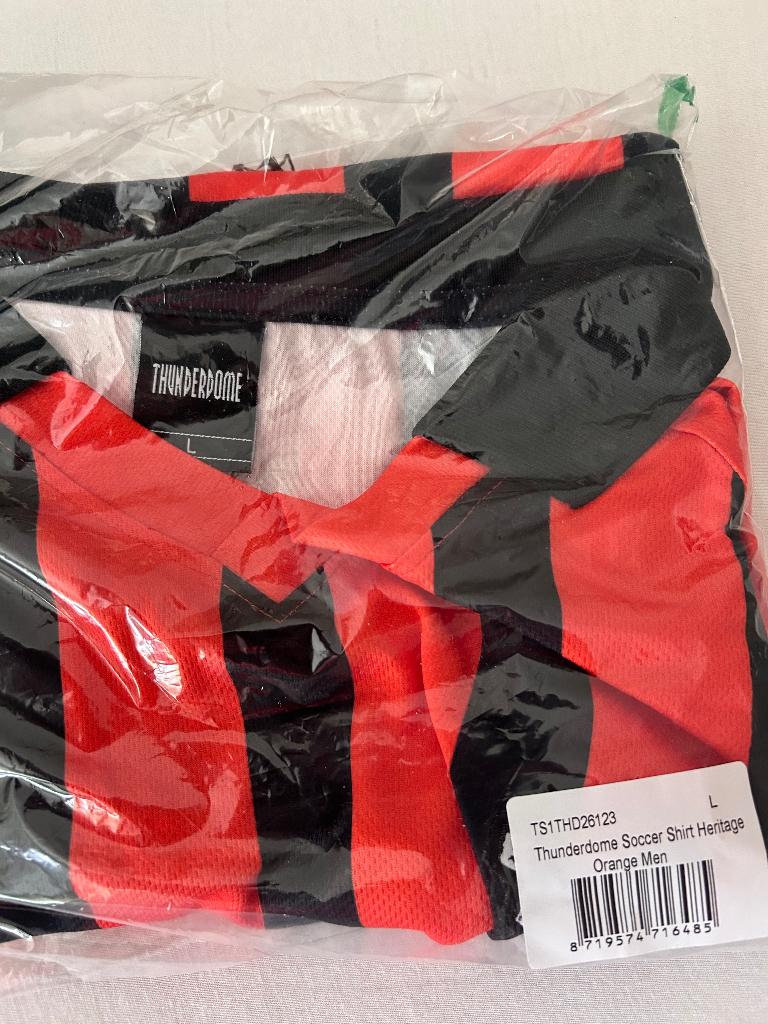 [Ruilen] Thunderdome Soccer Shirt maat L, tegen maat M, Ophalen of Verzenden, Nieuw, Maat 52/54 (L), Oranje