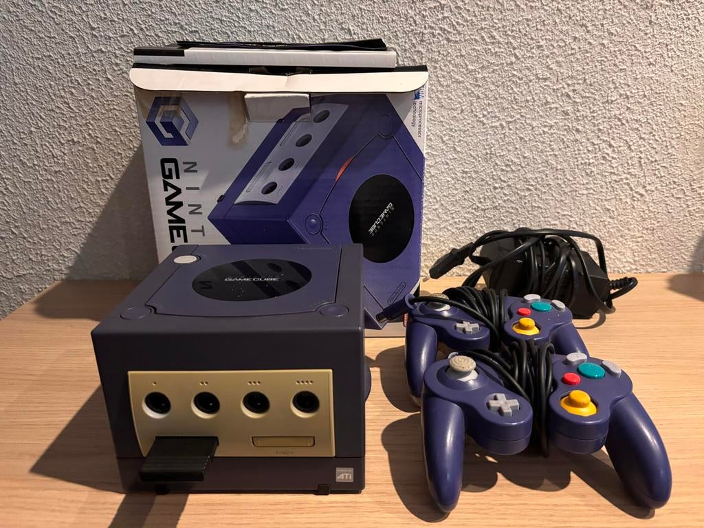 Nintendo GameCube in perfecte staat + Super Smash Bros Melee, Spelcomputers en Games, Met games, Paars, Ophalen of Verzenden, Zo goed als nieuw