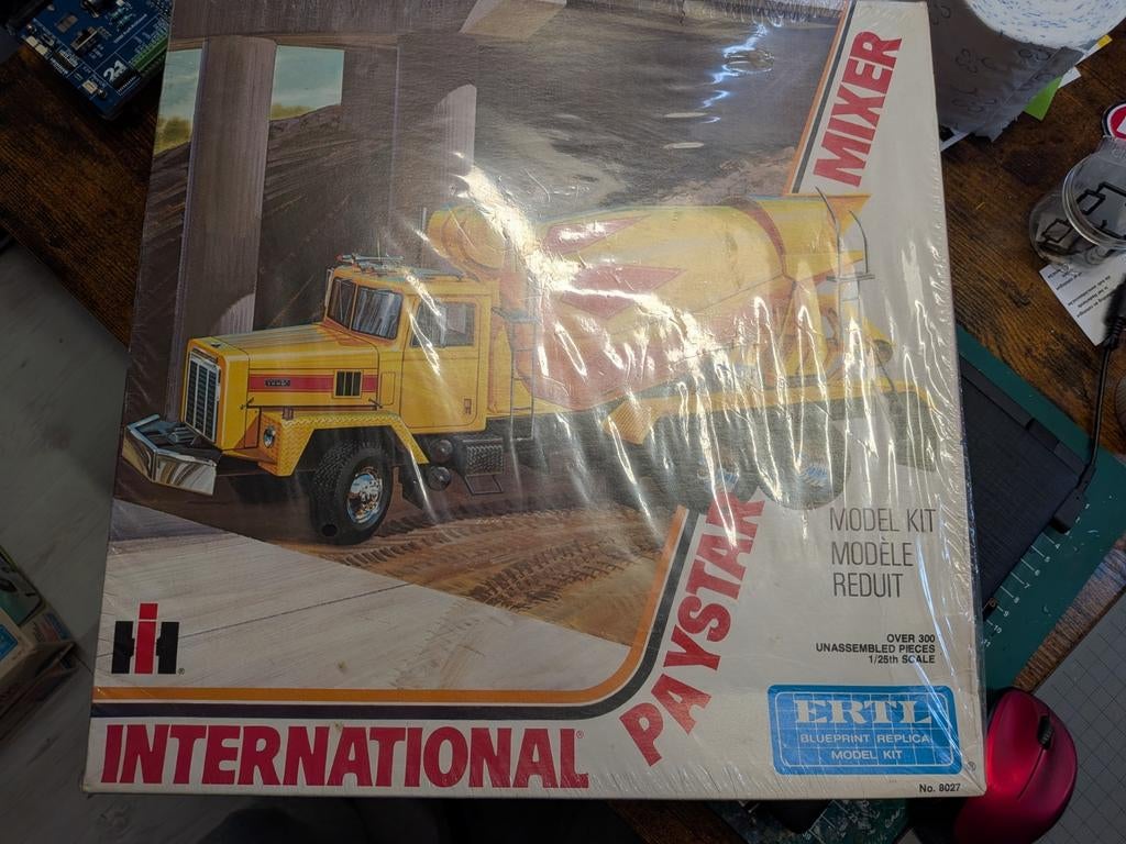 Ertl international mixer., Ophalen of Verzenden, Groter dan 1:32, Overige typen, Overige merken