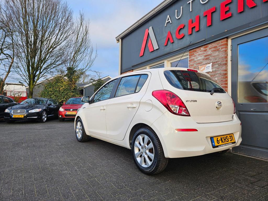 Hyundai I20 1.2i i-Deal Airco! 5-Deurs! Navigatie! Lichtmeta, Auto's, Euro 5, Gebruikt, 31 €/maand, 4 cilinders