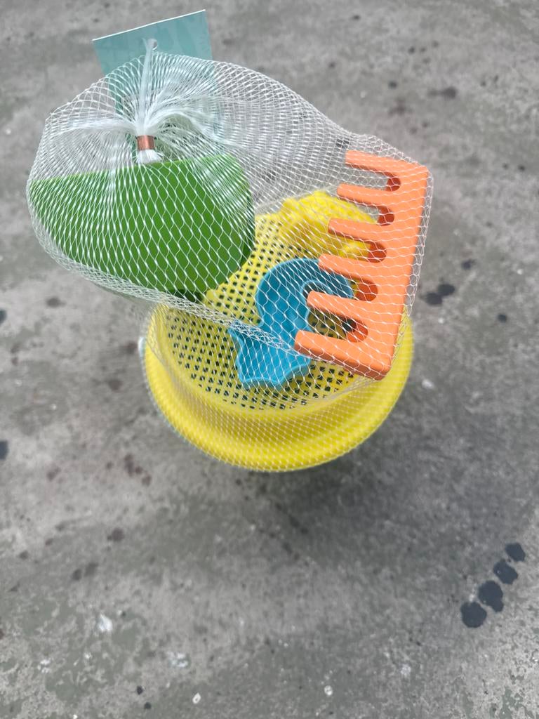 Emmersetje met harkje en schepje, Ophalen, Nieuw