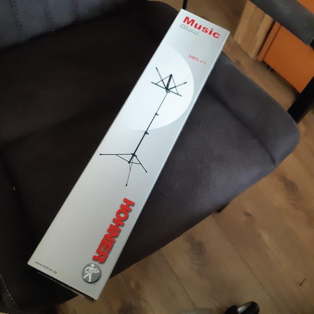 Muzieklessenaar Hohner HBS F1, Muziek en Instrumenten, Standaards, Ophalen, Nieuw, Muziekstandaard, Klarinet