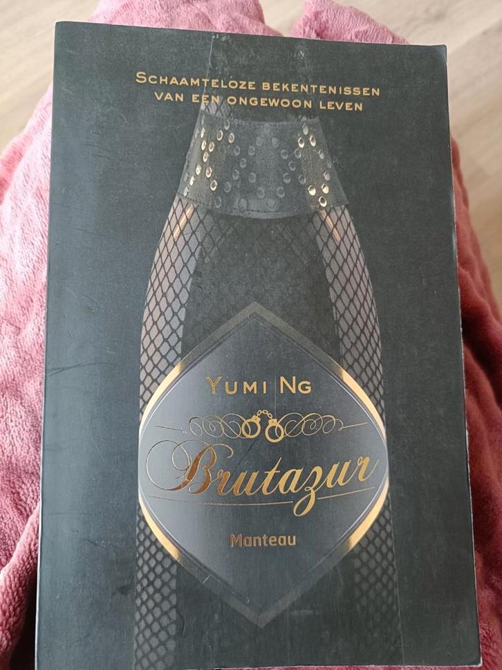 Brutazur - Yumi Ng - Schaamteloze Bekentenissen, Boeken, Romans, Nieuw, Nederland, Ophalen of Verzenden