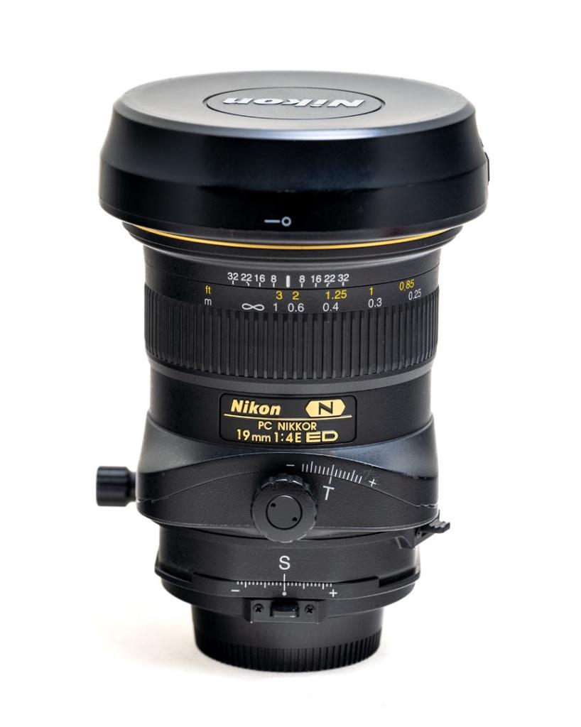 uniek: Nikon PC 19 mm F/4 E ED Tilt/Shift, eerste eigenaar, Ophalen of Verzenden, Zo goed als nieuw, Groothoeklens