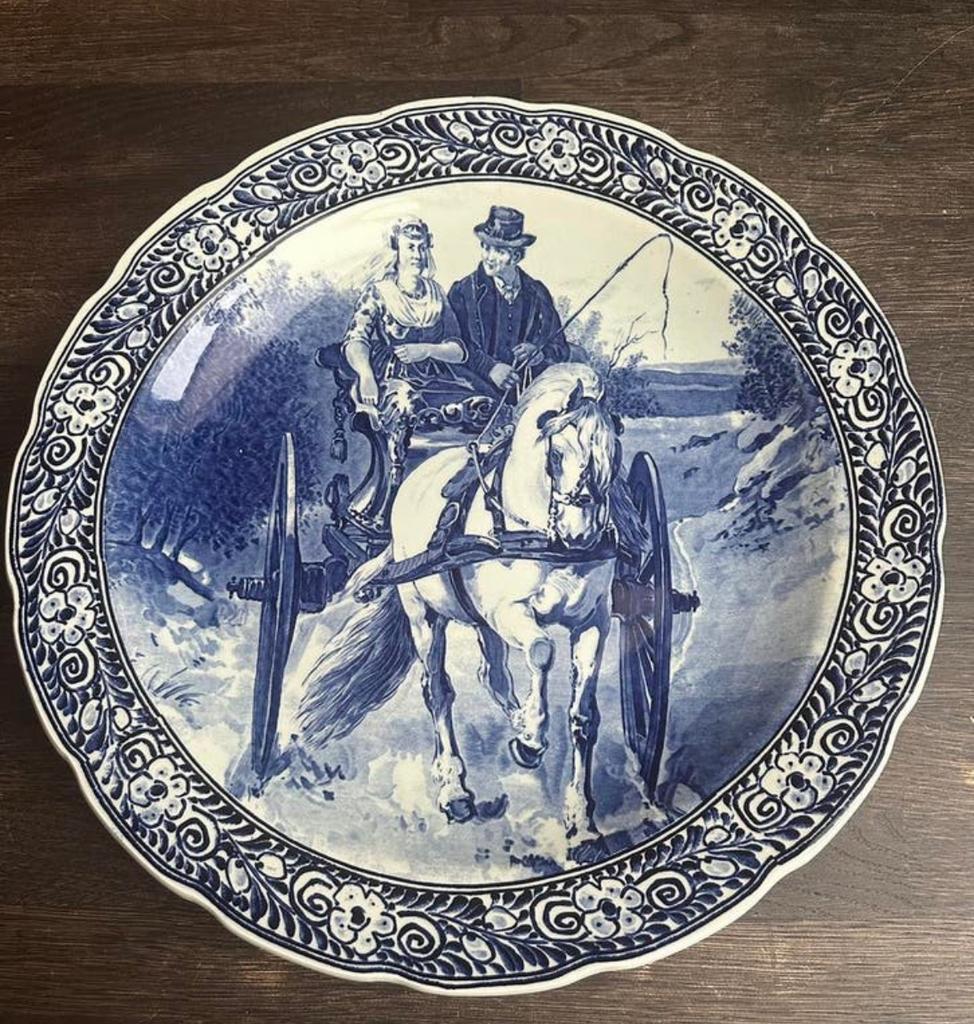 Groot Delfsblauw sierbord - 40cm - Royal Sphinx Maastricht, Antiek en Kunst, Antiek | Wandborden en Tegels, Ophalen of Verzenden