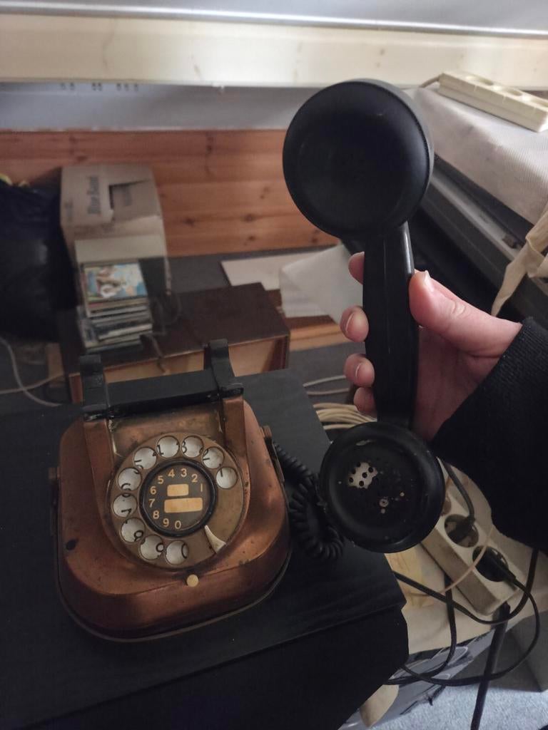 Oude telefoon met draaischijf, Ophalen of Verzenden, Met draaischijf