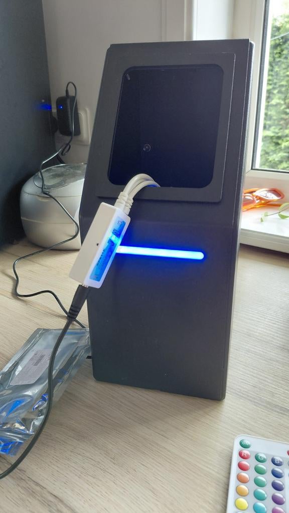 Behuizing voor cashless betaalsysteem met LED, Ophalen
