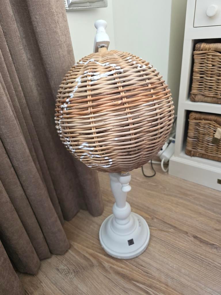 Riviera Maison Wereldbol Rotan Decoratie, Ophalen, Zo goed als nieuw