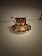 Vintage Royal Albert "Heirloom" Demitasse Kop en Schotel, Antiek en Kunst, Ophalen