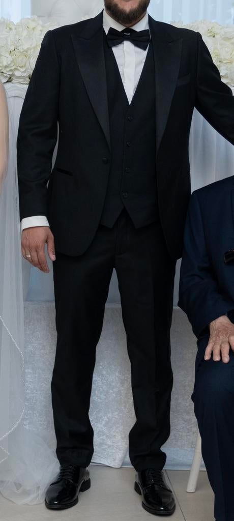 Stijlvolle zwarte smoking, Kleding | Heren, Kostuums en Colberts, Ophalen of Verzenden, Zo goed als nieuw, Maat 52/54 (L), Zwart