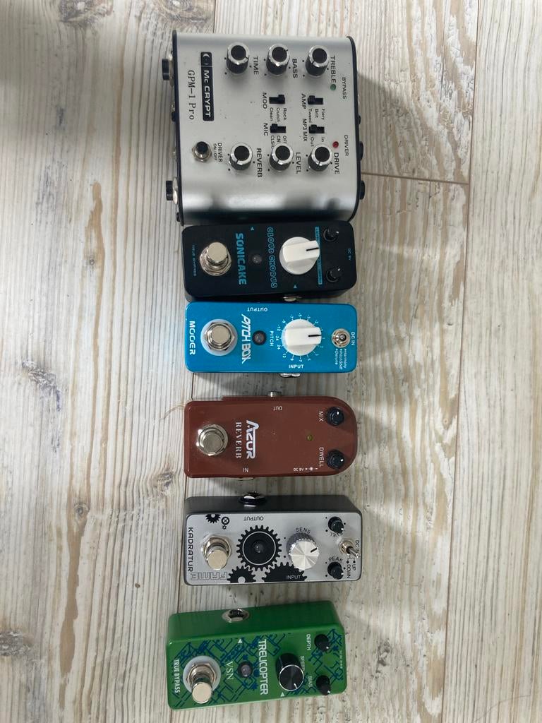 Diverse effecten voor gitaar: alles voor 60 euro!, Muziek en Instrumenten, Effecten, Ophalen of Verzenden, Gebruikt, Chorus